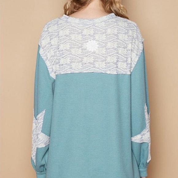 POL - Ballet Balcony Top - Picture 3 of 12